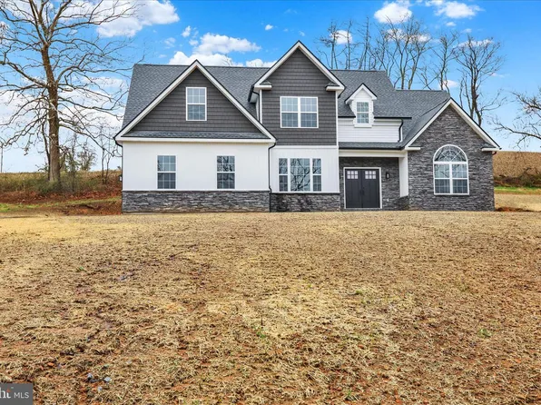 4214 Hill Terrace Dr, Reading, PA 19608