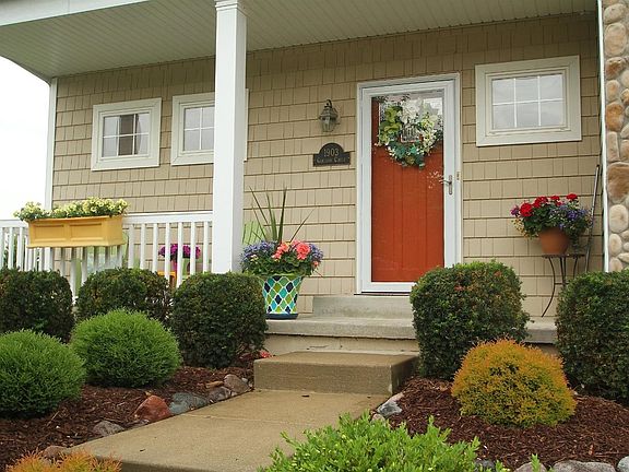 2nd image of 1903 Garland Cir