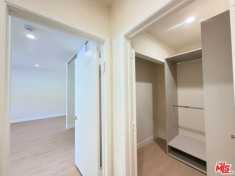 2000 San Ysidro Dr — Photo 15