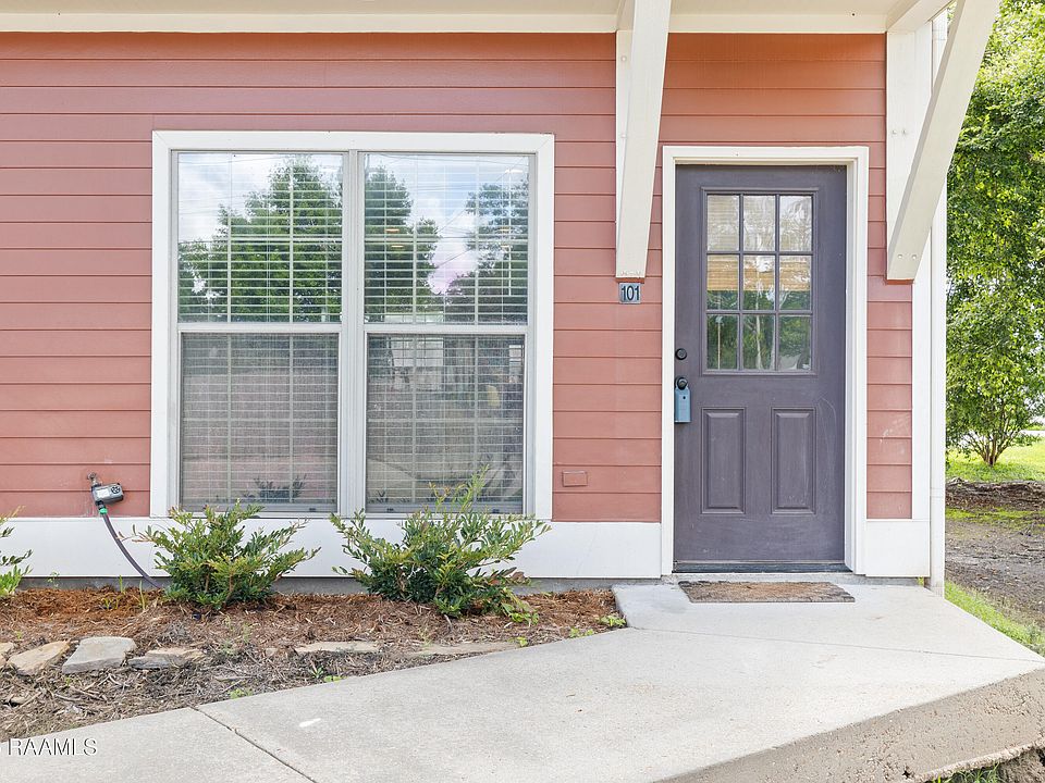 1st image of 2202 Johnston St #101