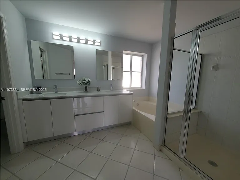 1527 Winterberry Ln — Photo 10