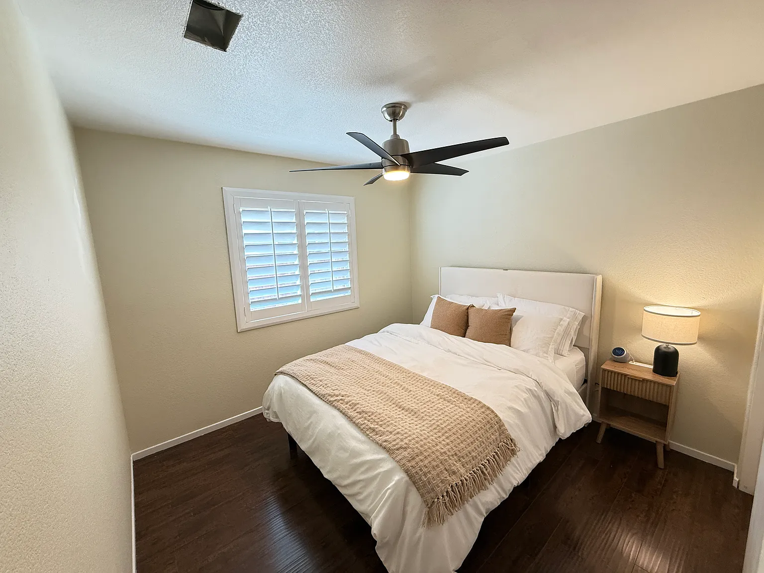 3 bed, 1100 sqft, $2,500 — Photo 4