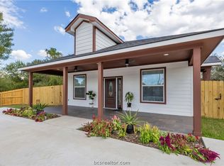 1309 W Washington Ave, Navasota, TX 77868
