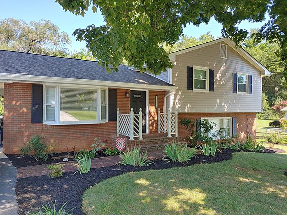 2nd image of 5119 Carriage Dr
