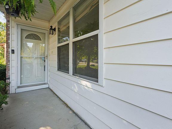 5th image of 242 Devon Rd