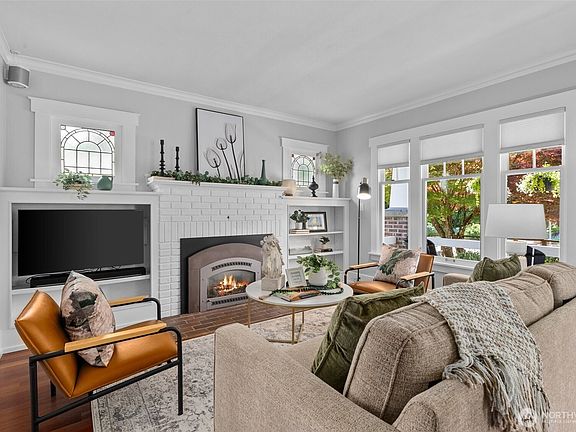 5th image of 318 19th Avenue SE