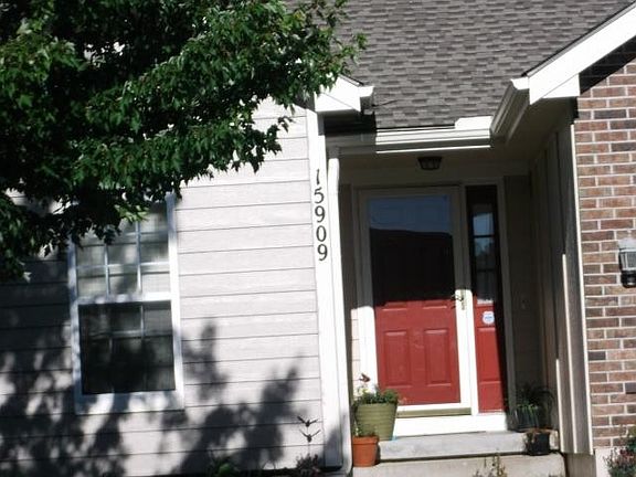 4th image of 15909 Megan St