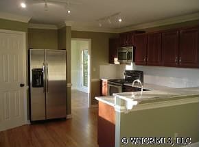 2nd image of 2 Windrush Ln