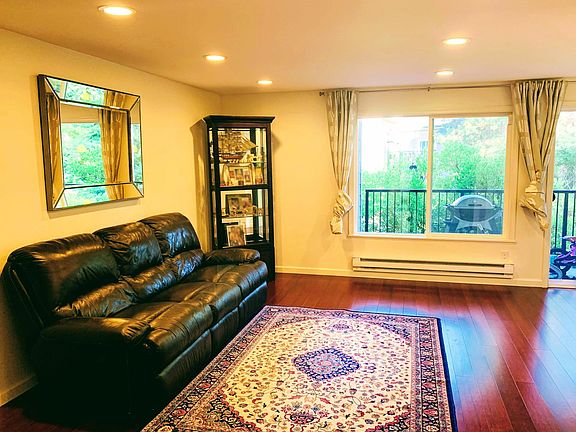 4th image of 19851 25th Ave NE APT 222