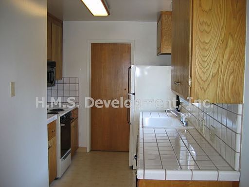 5th image of 145 Warren Ave APT B
