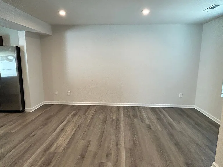 1629 Mountain Ash Ln — Photo 3