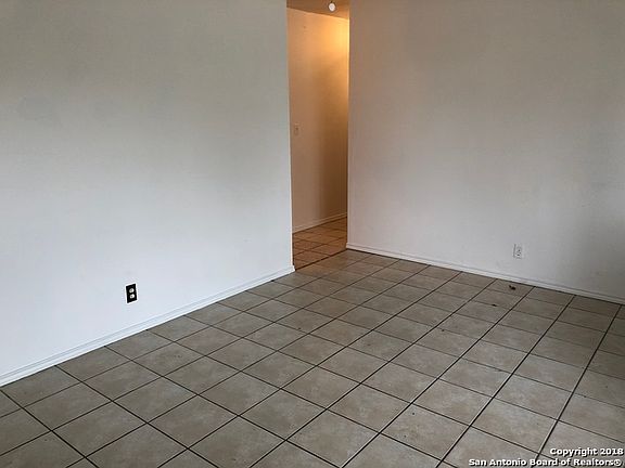 4th image of 4714 Castle Walk