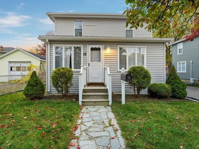 18 Charpentier Blvd, Chicopee, MA, 01013