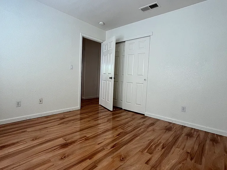 4550 Parkvale Ct — Photo 21