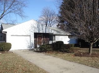 925 Imperial Woods Dr, Vestal, NY 13850