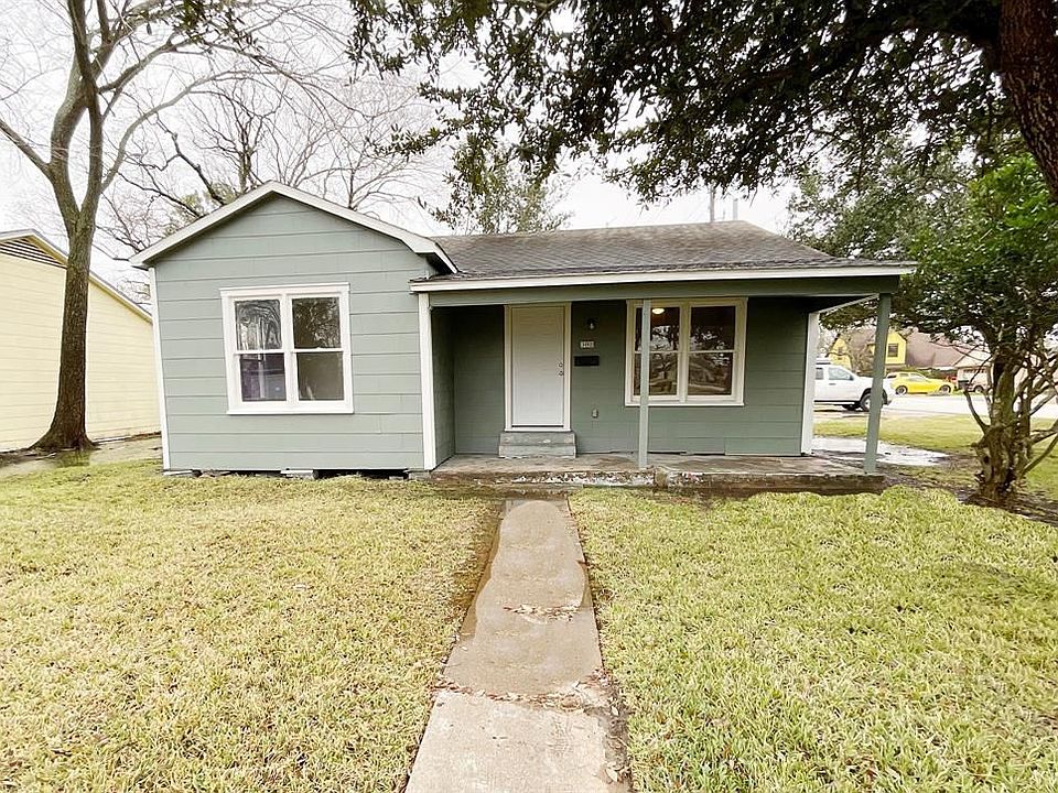 1st image of 302 S 5th St