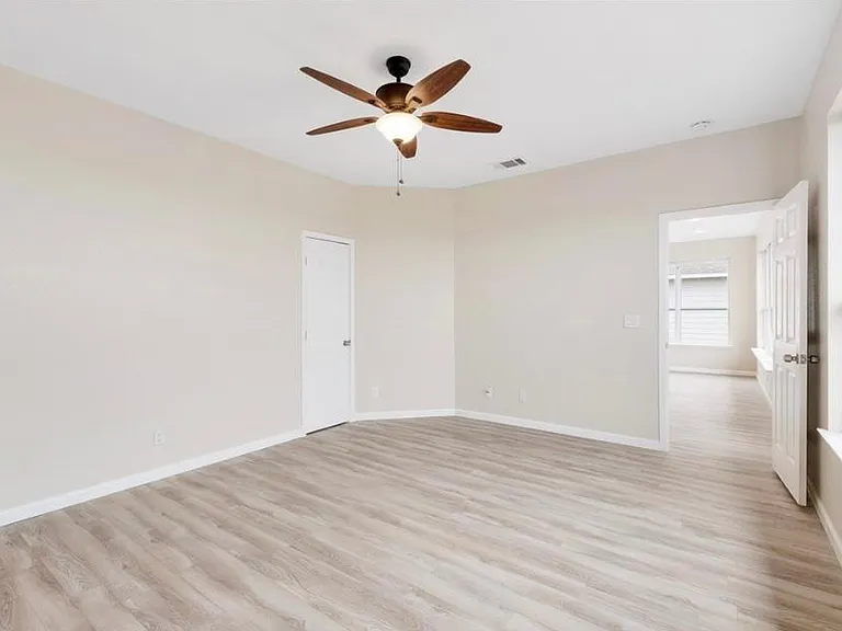 340 Southwind Rd — Photo 16