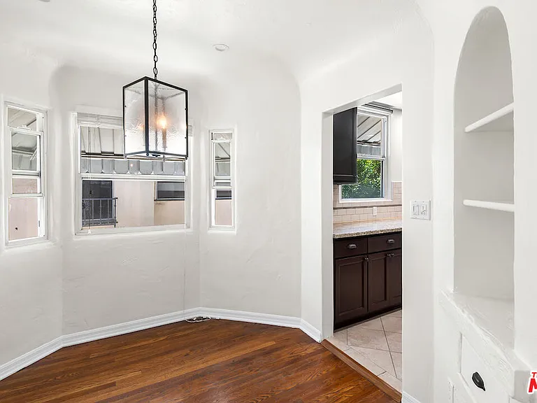 119 N Orange Dr — Photo 11