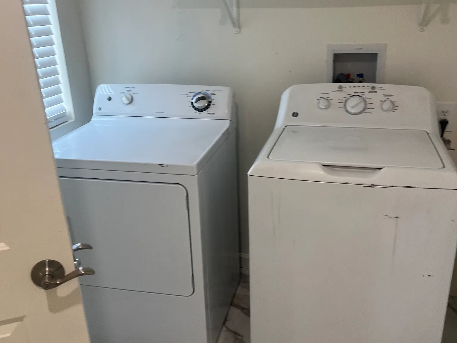 2 bed, 950 sqft, $1,300 — Photo 2