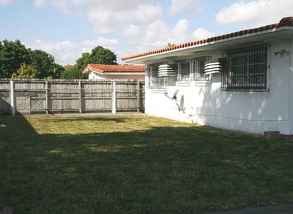 3rd image of 464 NW 24th Ave
