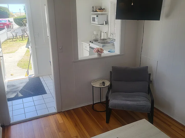 3 Odessa Ave #1 — Photo 7