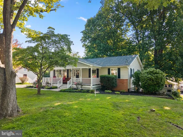 95 Captain Kime Dr, Charles Town, WV 25414