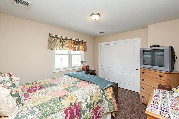 Sold by Ben Bay Realty of Marine Park  | media 10