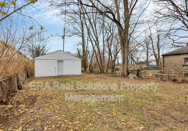 741 E Mound St — Photo 23