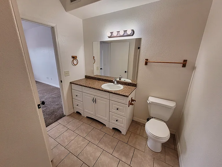 1750 E Jagerson Ave #205 — Photo 3