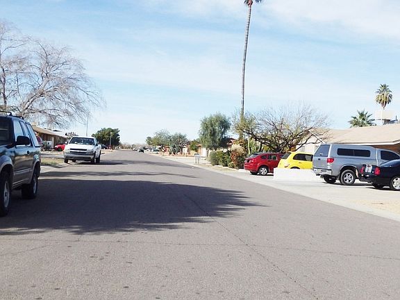 5th image of 734 E Calle Adobe Ln