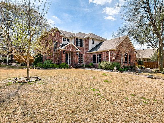 3rd image of 920 Briar Oaks Dr