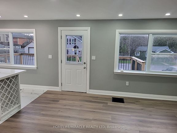 4th image of 254 Margaret St