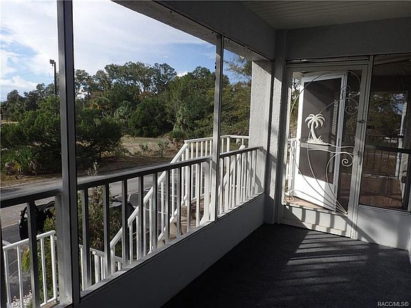4th image of 807 SE Mayo Dr