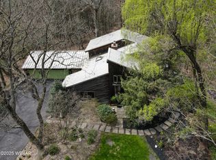 11 Spruce Dr, Lock Haven, PA 17745