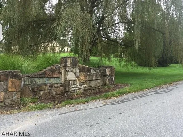 14 S Juniata St, Everett, PA 15537