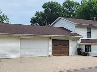 1212 Collins Ave, Windom, MN 56101