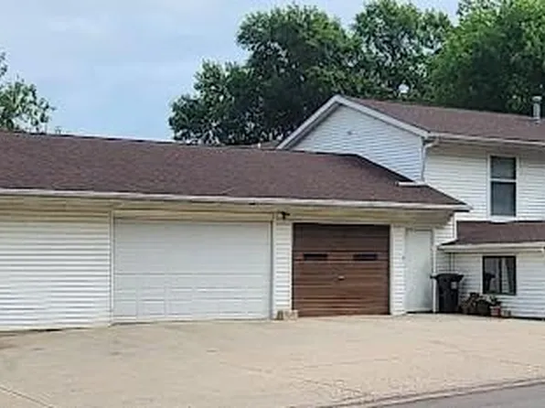 1212 Collins Ave, Windom, MN 56101