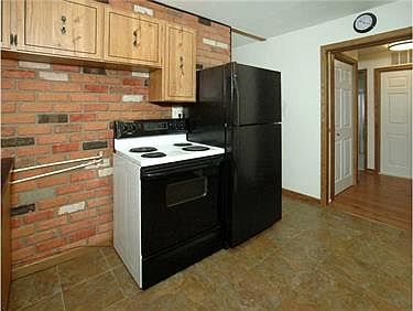 3rd image of 816 Garden City Dr