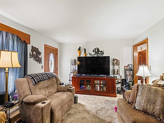 4th image of 2601 Griffith Ave