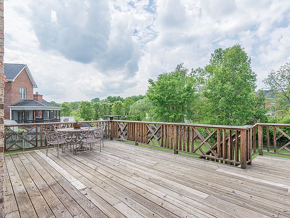 4th image of 1116 Sussex Dr