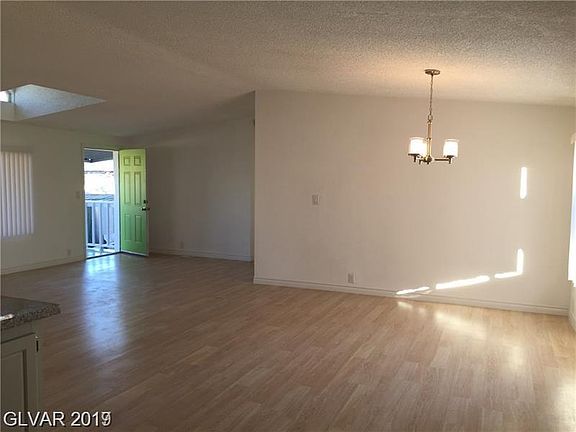 4th image of 2334 Glenwood Ln
