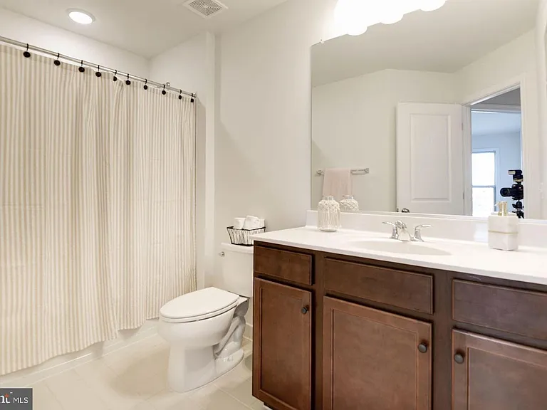 42482 Dogwood Glen Sq — Photo 26
