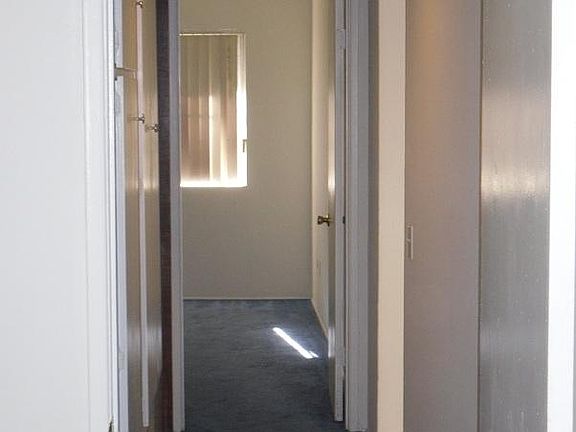 5th image of 810 E Washington Ave Unit C