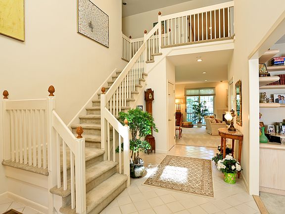 3rd image of 18 Easthaven Ln #18