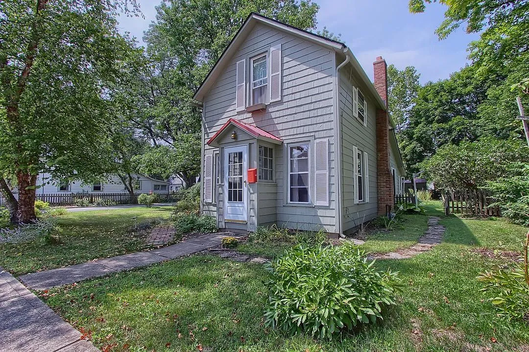 197 College St photo 1
