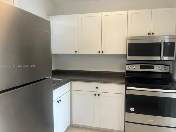 8285 Sunrise Lakes Blvd APT 308, Fort Lauderdale, FL 33322