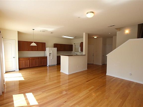 4th image of 2116 Oklahoma Ave