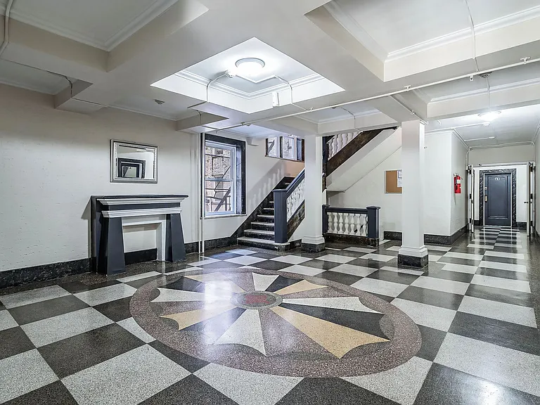 411 Highland Ave — Photo 5