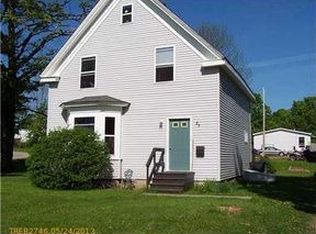 83 Monroe St, Calais, ME 04619