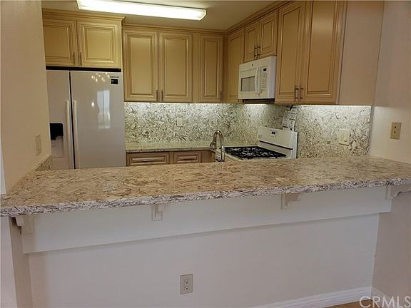 5th image of 1360 W Capitol Dr Unit 335